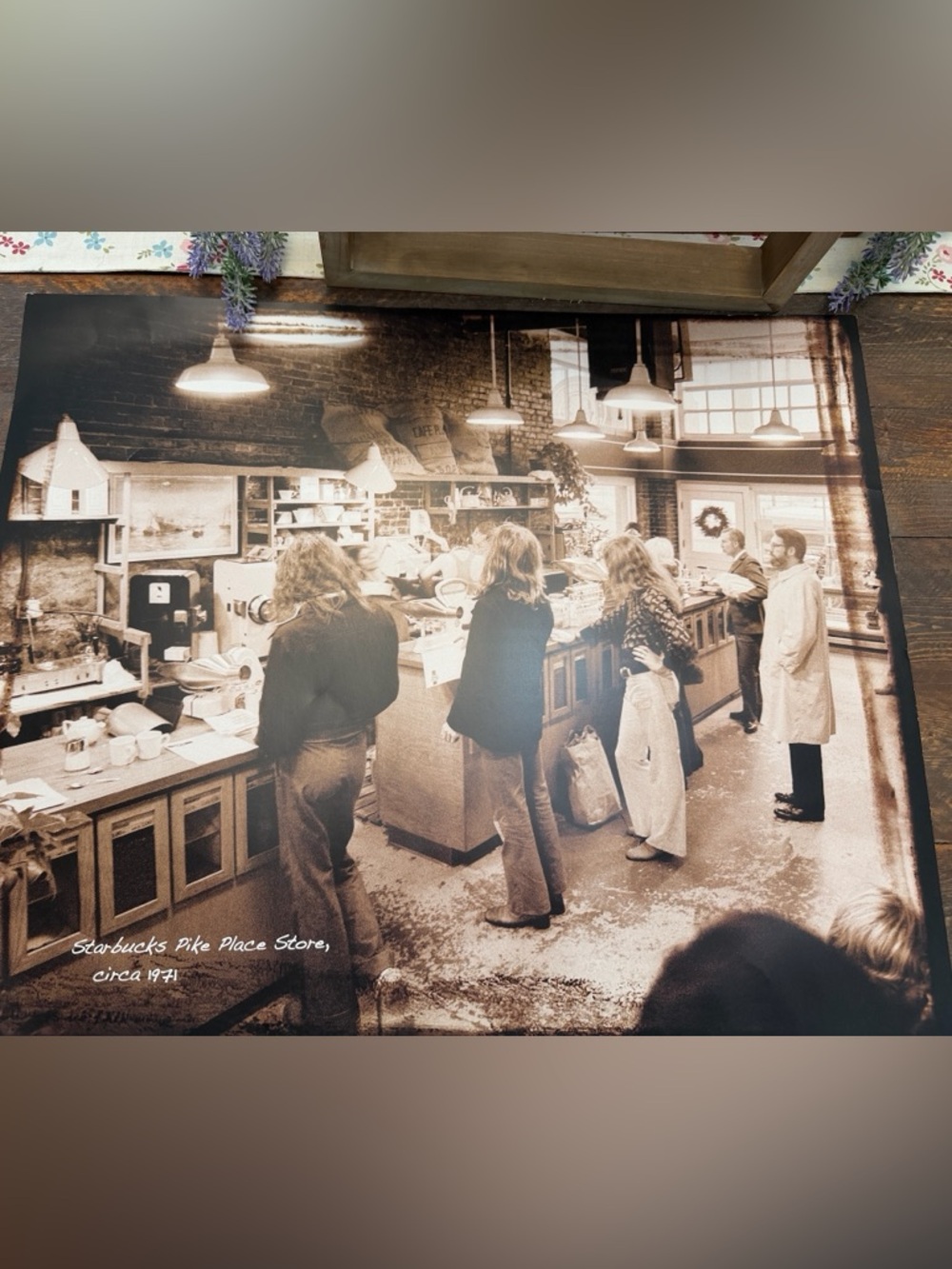 First Starbucks  Seattle’s famous Pikes Place store est 1971 poster collector - Picture 2 of 9